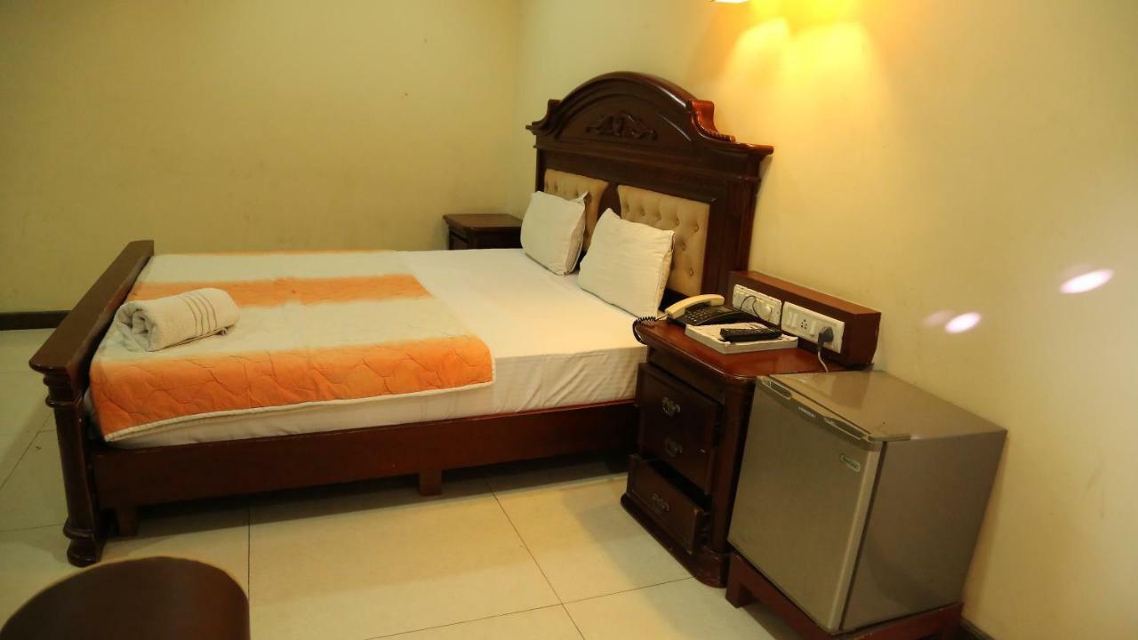 Sriannamalaiyar Residency Hotel Vellore Exterior foto